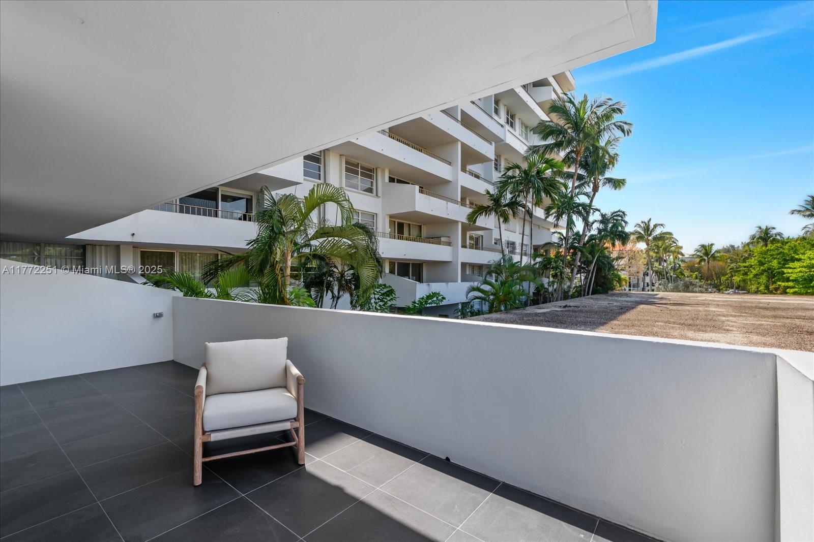 155 Ocean Lane Dr #208, Key Biscayne FL 33149