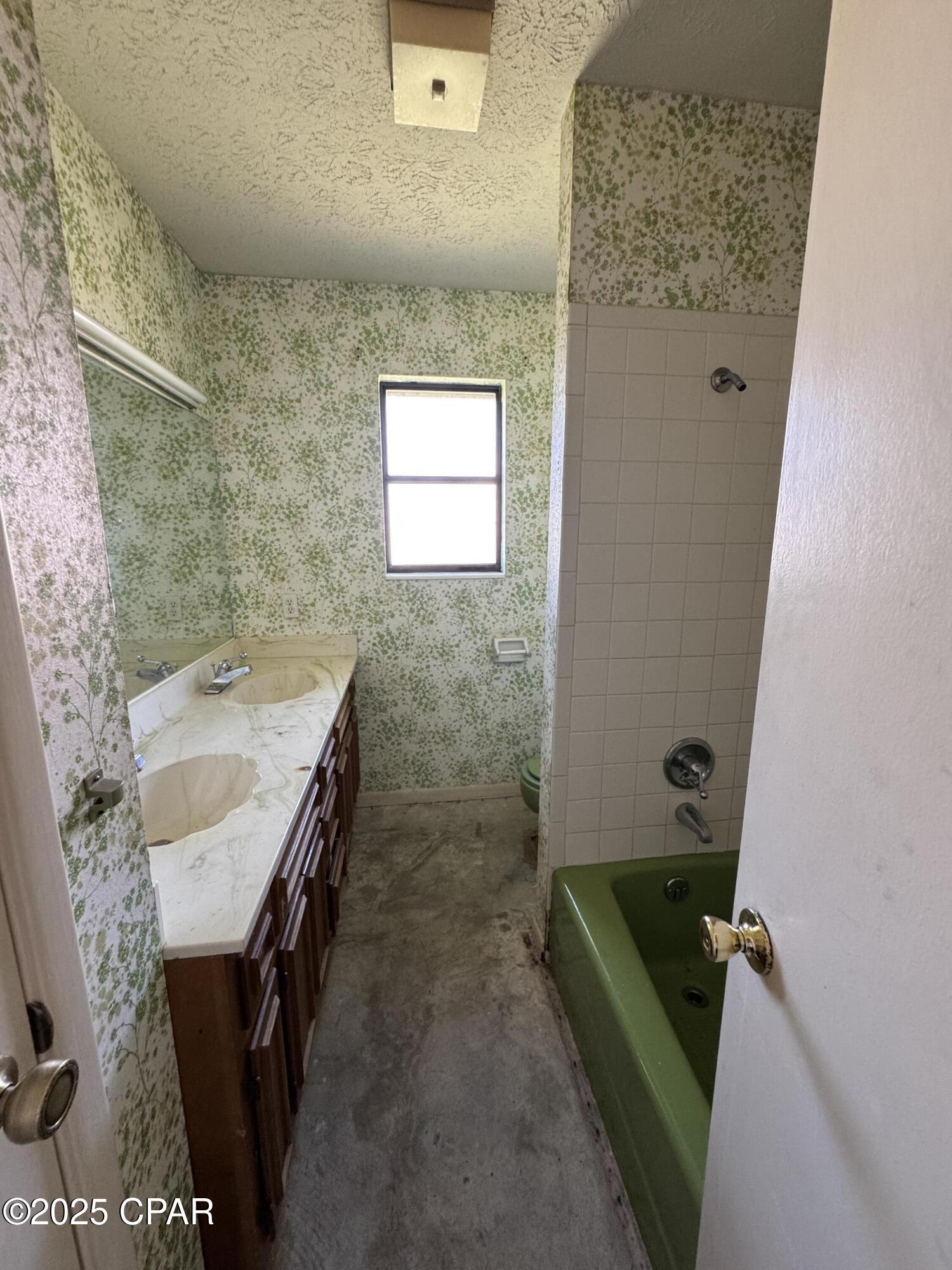 Image 32 For 111 Berthe Avenue