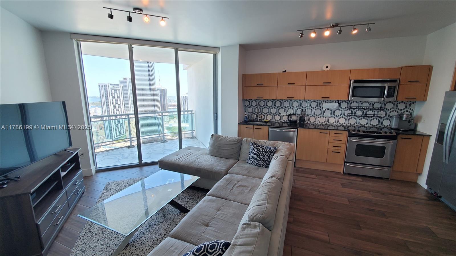 350 S Miami Ave #3713, Miami FL 33130