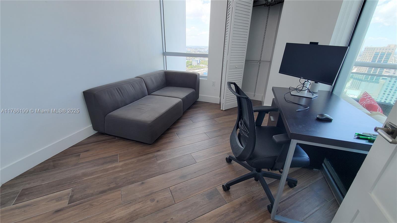 350 S Miami Ave #3713, Miami FL 33130