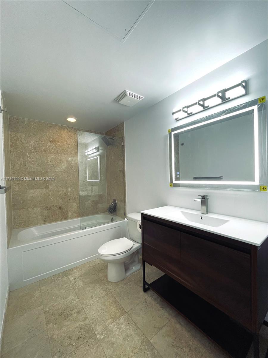 350 S Miami Ave #3713, Miami FL 33130