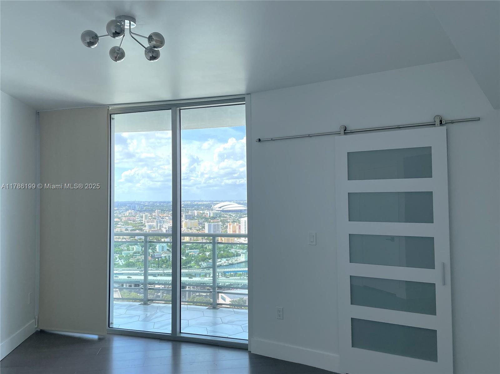 350 S Miami Ave #3713, Miami FL 33130