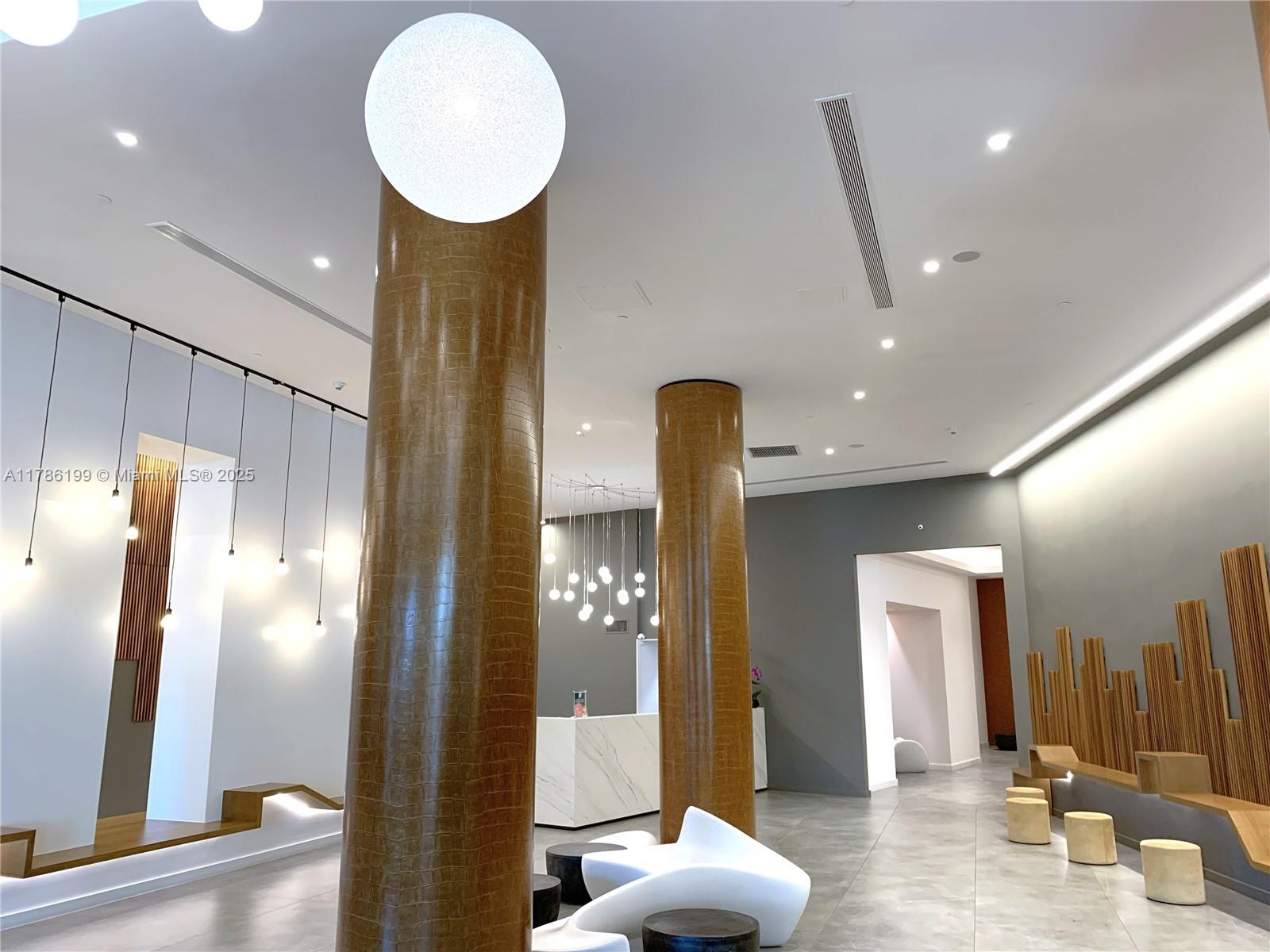 350 S Miami Ave #3713, Miami FL 33130