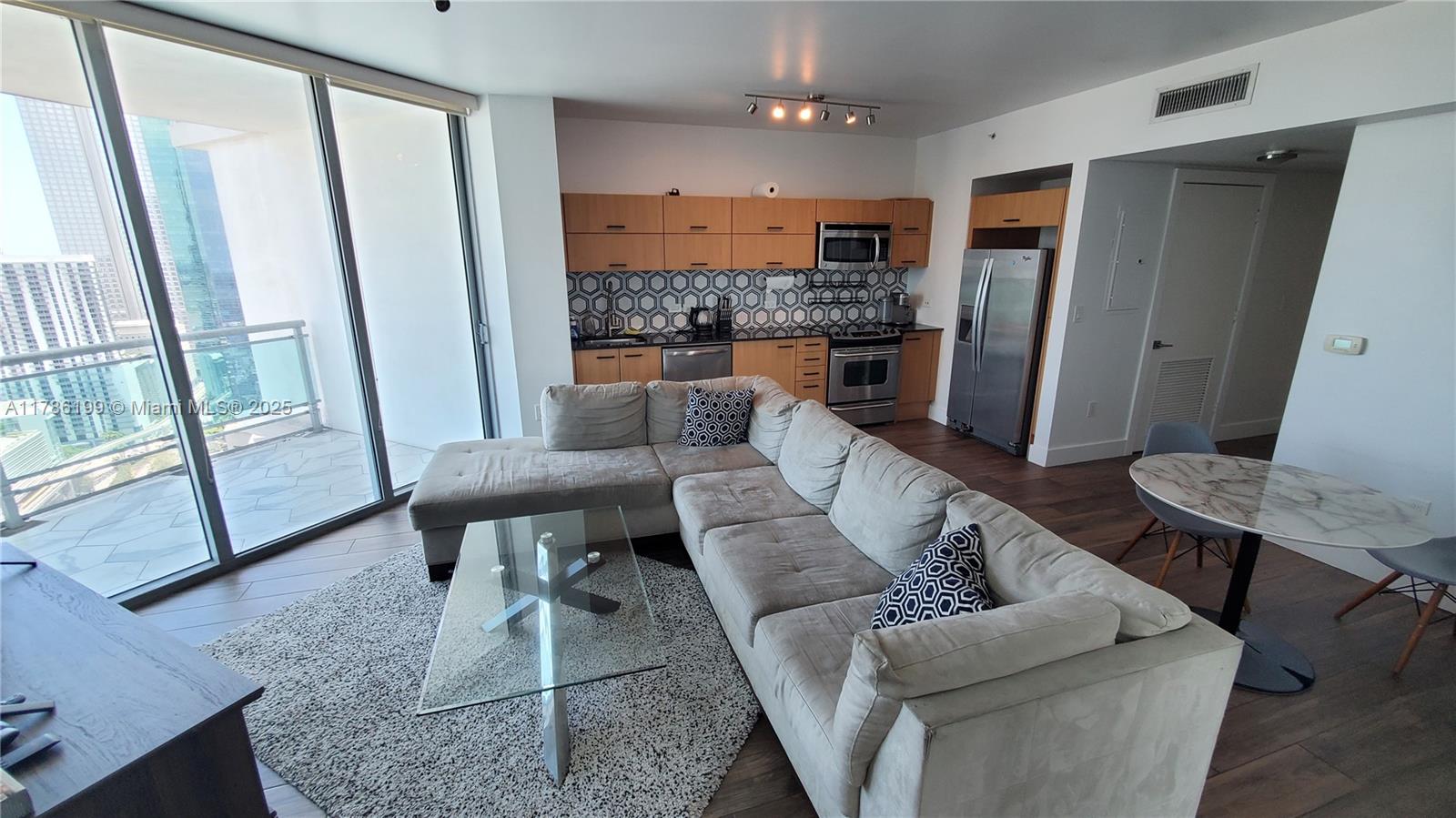 350 S Miami Ave #3713, Miami FL 33130
