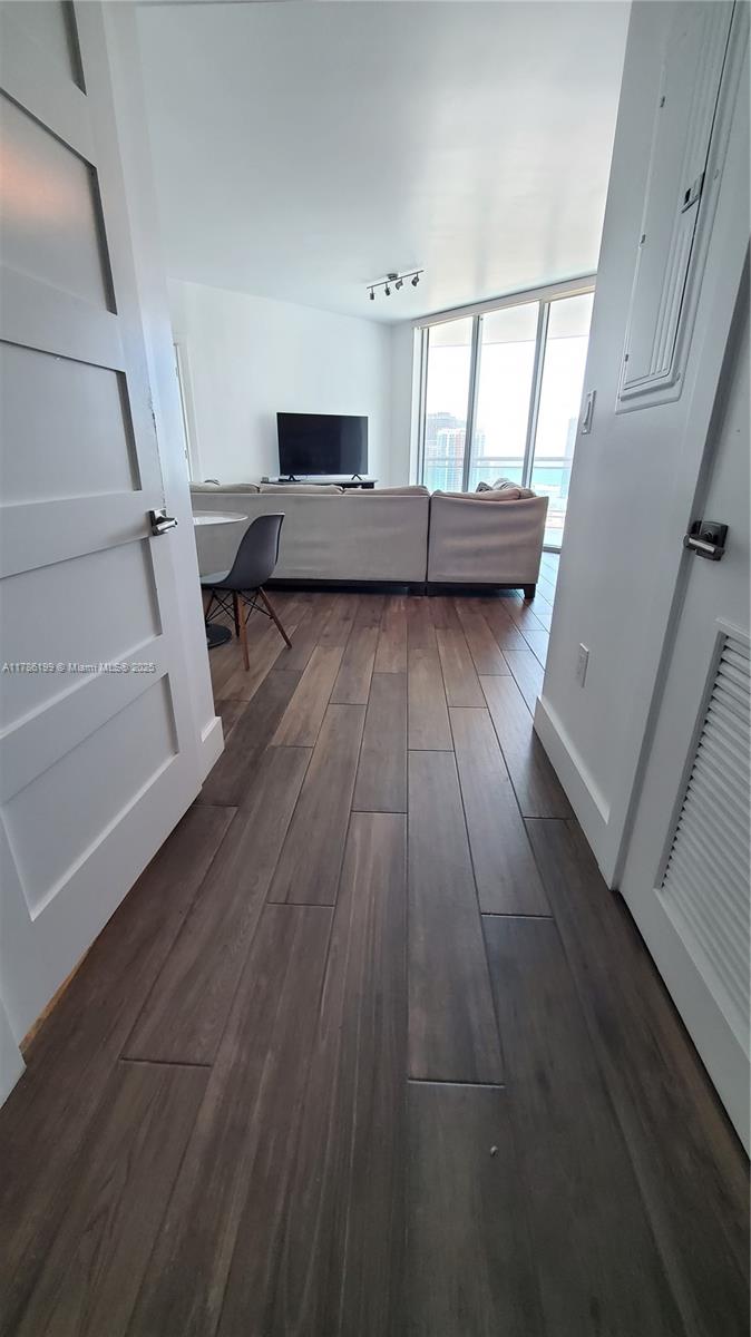 350 S Miami Ave #3713, Miami FL 33130