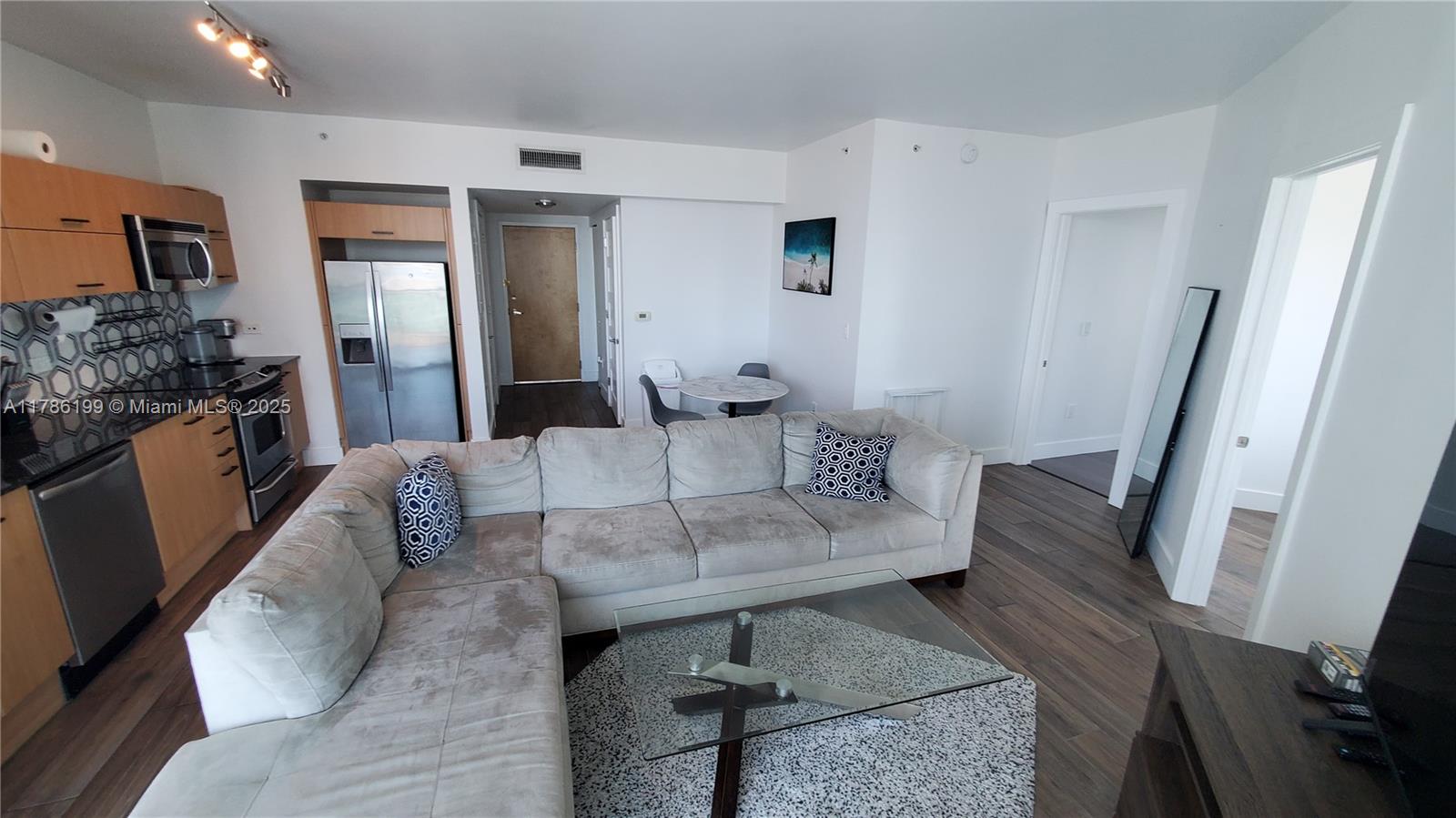 350 S Miami Ave #3713, Miami FL 33130