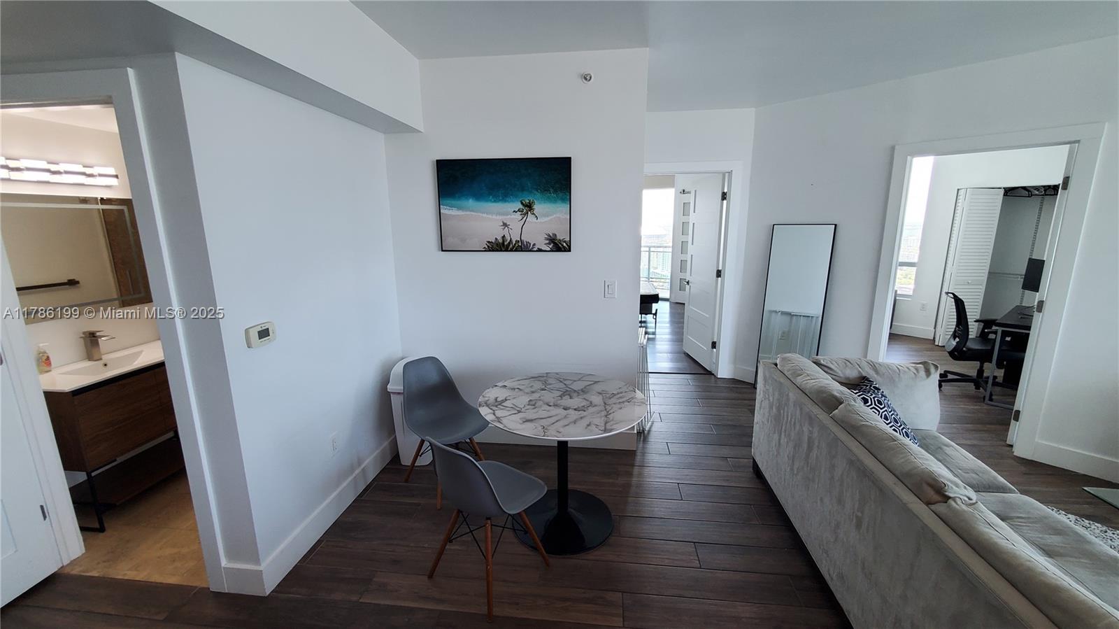 350 S Miami Ave #3713, Miami FL 33130