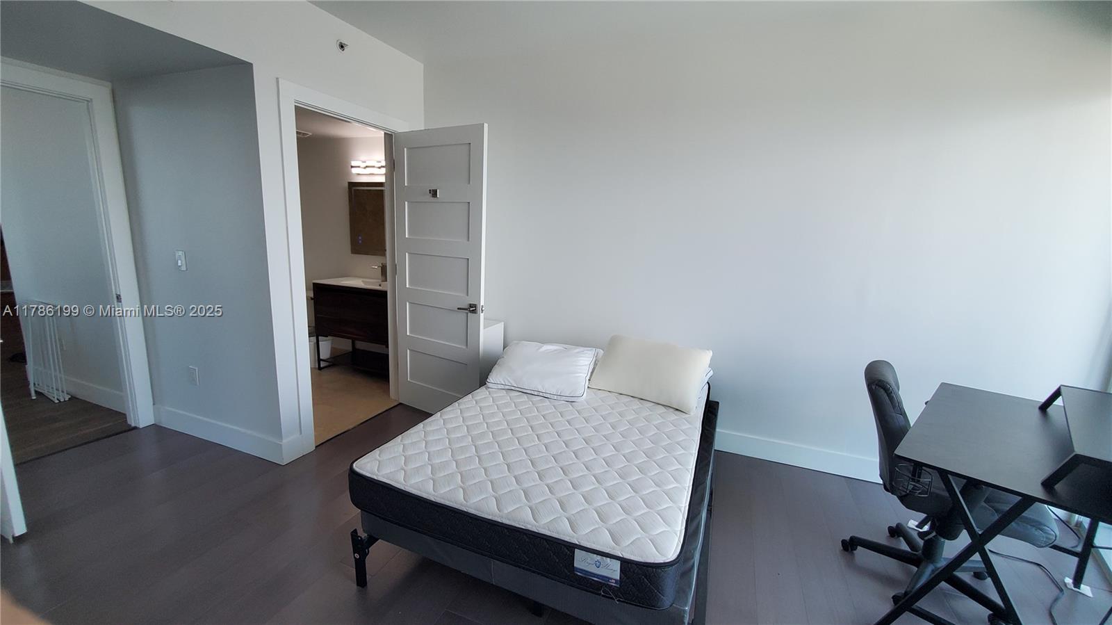 350 S Miami Ave #3713, Miami FL 33130