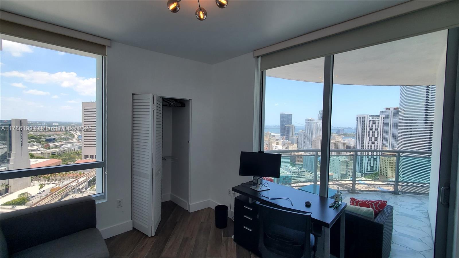 350 S Miami Ave #3713, Miami FL 33130