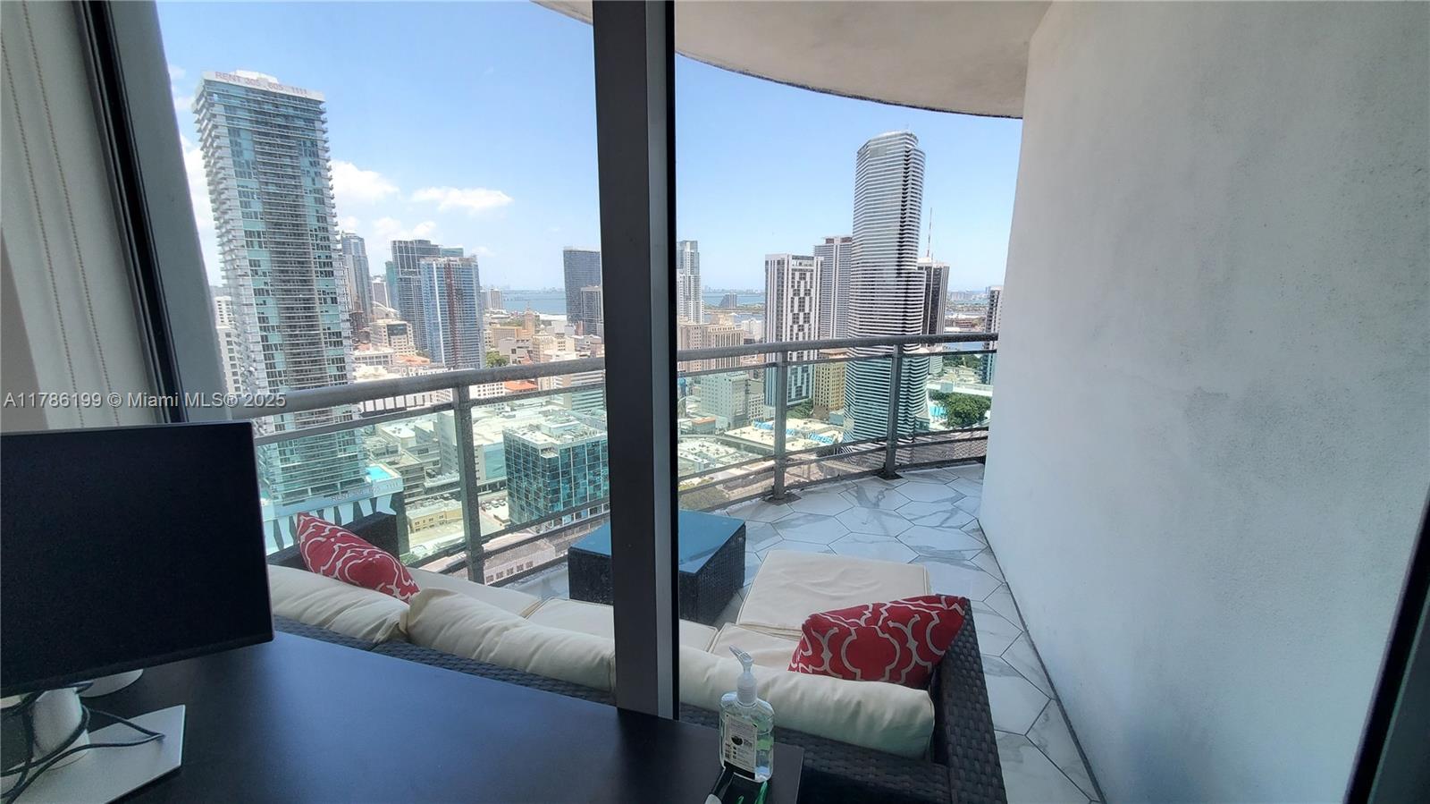 350 S Miami Ave #3713, Miami FL 33130