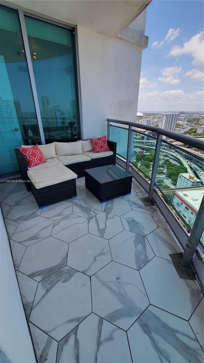 350 S Miami Ave #3713, Miami FL 33130