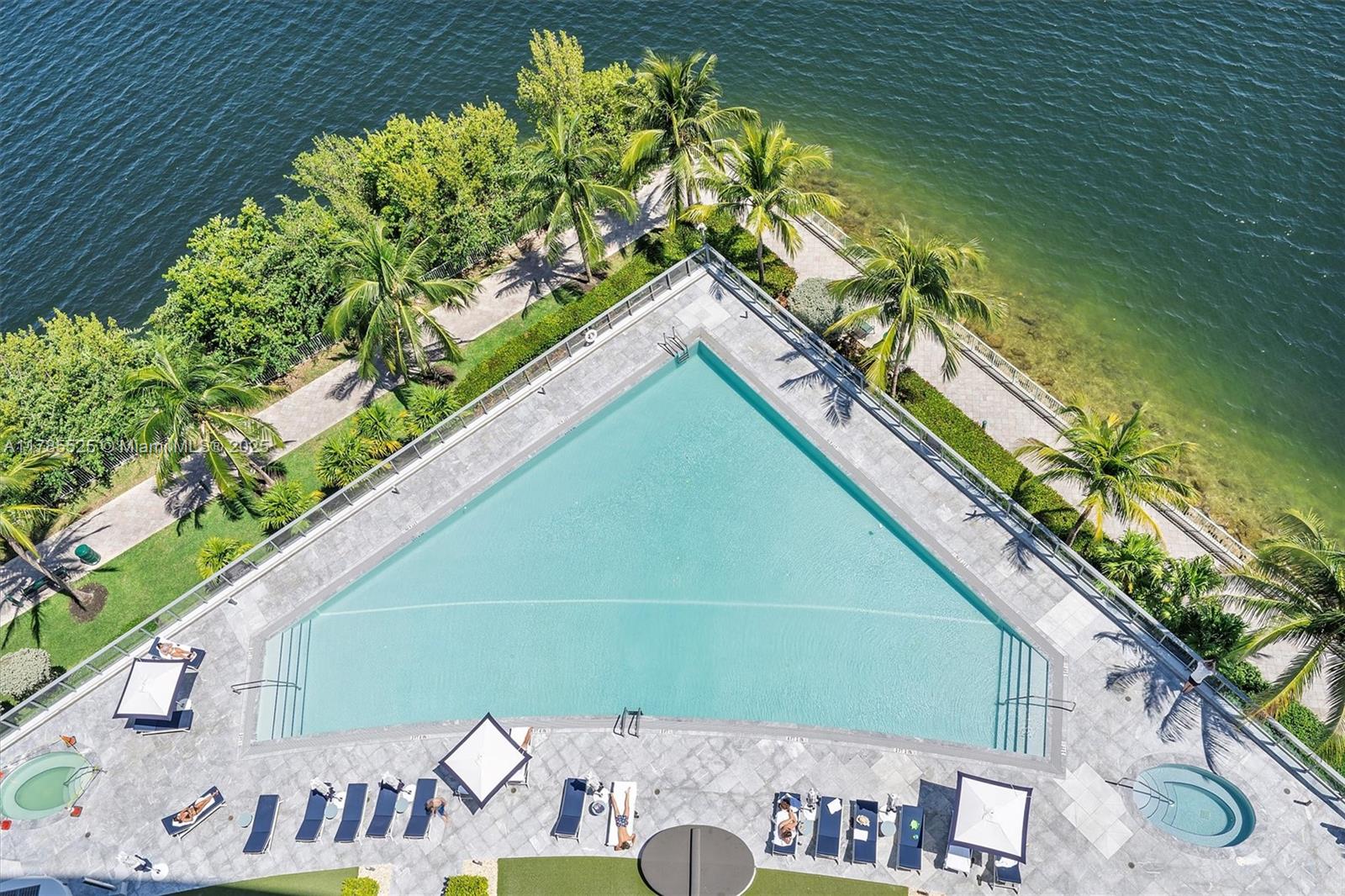 3300 NE 188th St #UPH15 + ROOF TOP, Aventura FL 33180