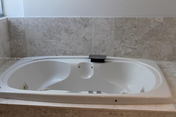 1331 Brickell Bay Dr #2108, Miami FL 33131