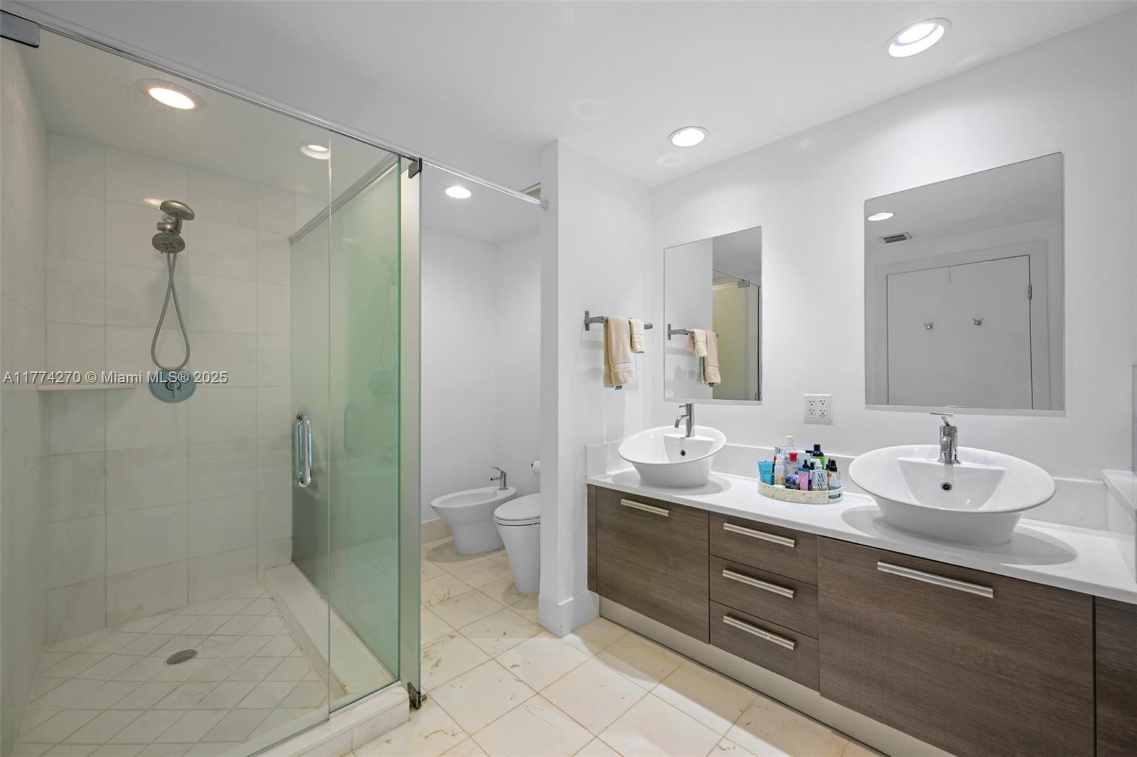 2950 NE 188th St #525, Aventura FL 33180