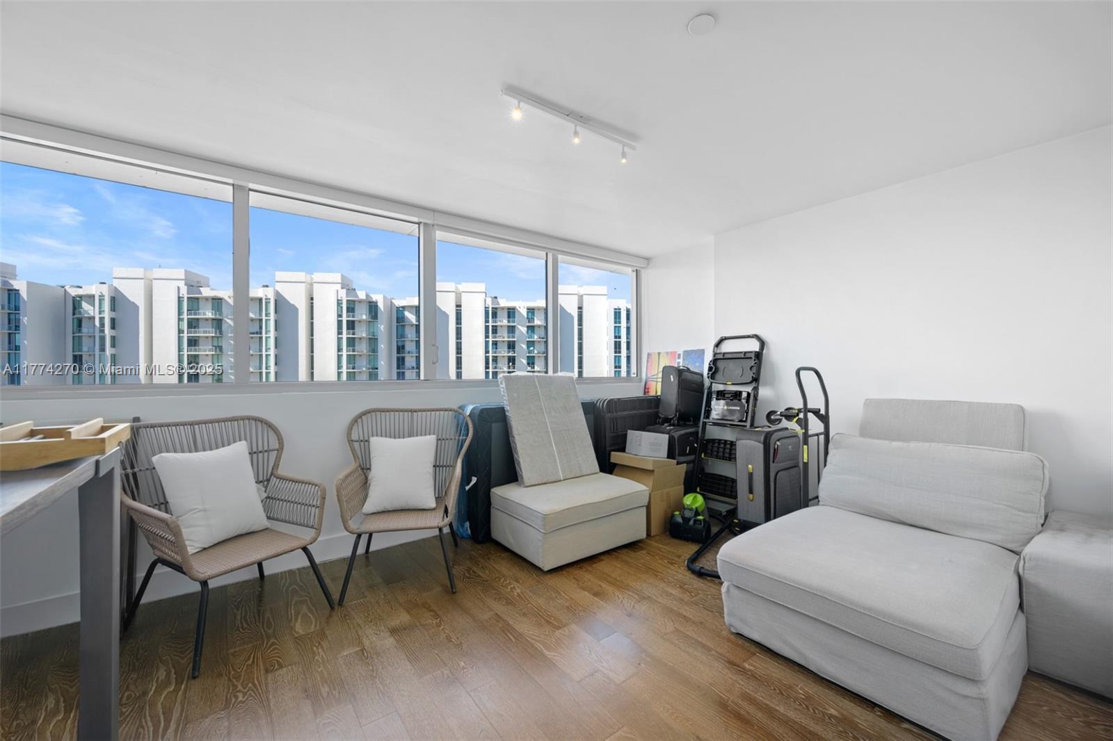 2950 NE 188th St #525, Aventura FL 33180