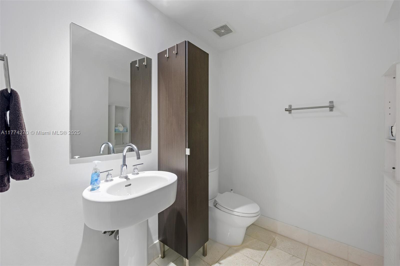 2950 NE 188th St #525, Aventura FL 33180