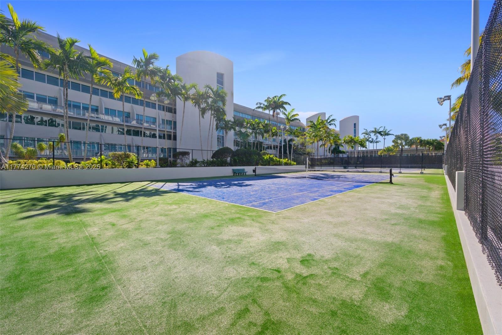 2950 NE 188th St #525, Aventura FL 33180