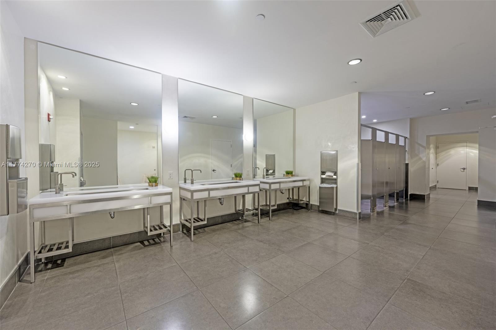 2950 NE 188th St #525, Aventura FL 33180