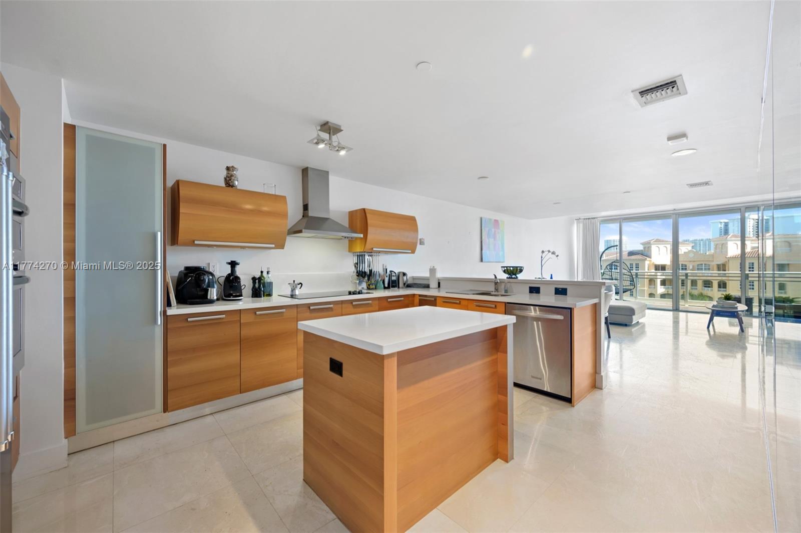 2950 NE 188th St #525, Aventura FL 33180