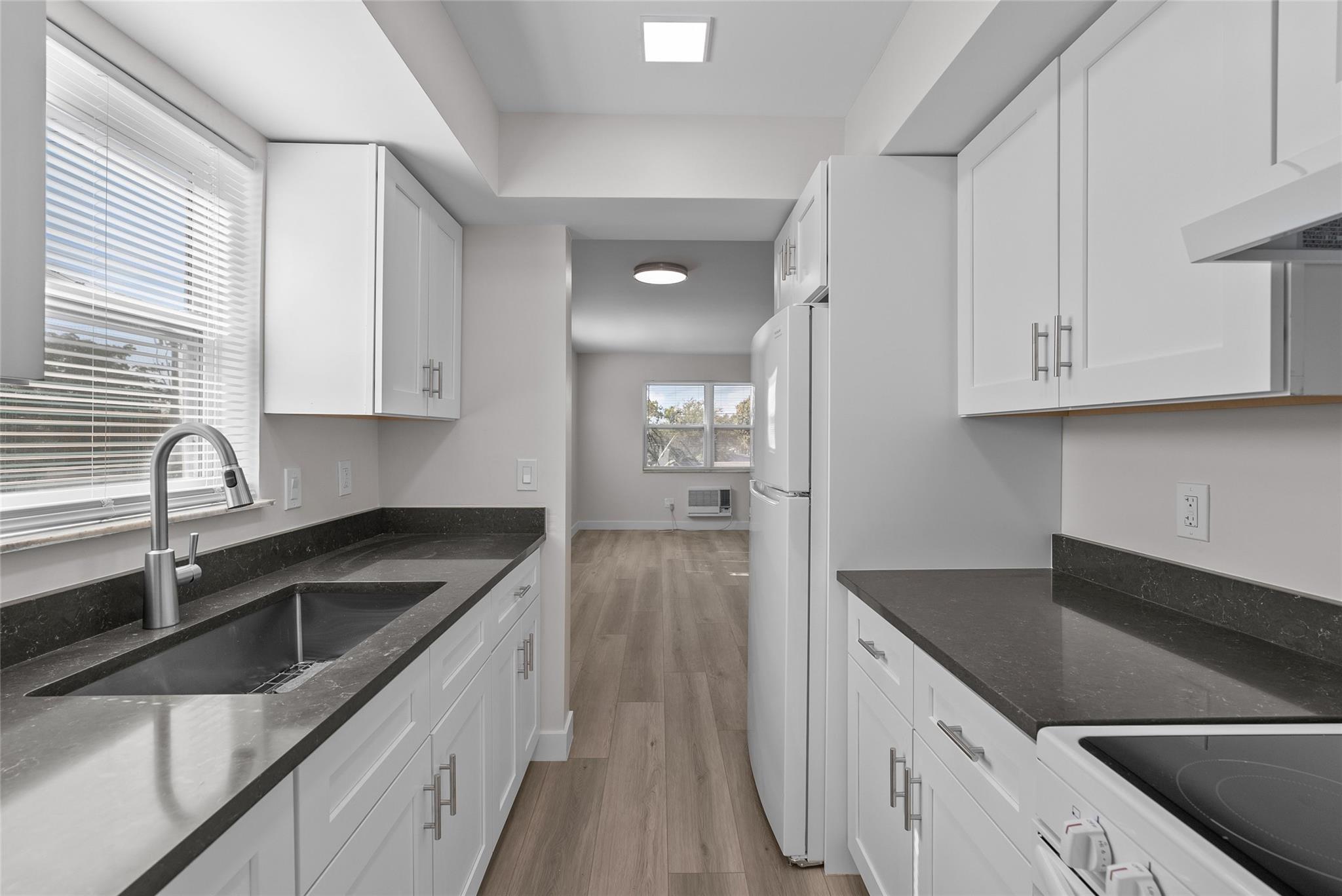 1150 E Sample Rd 202