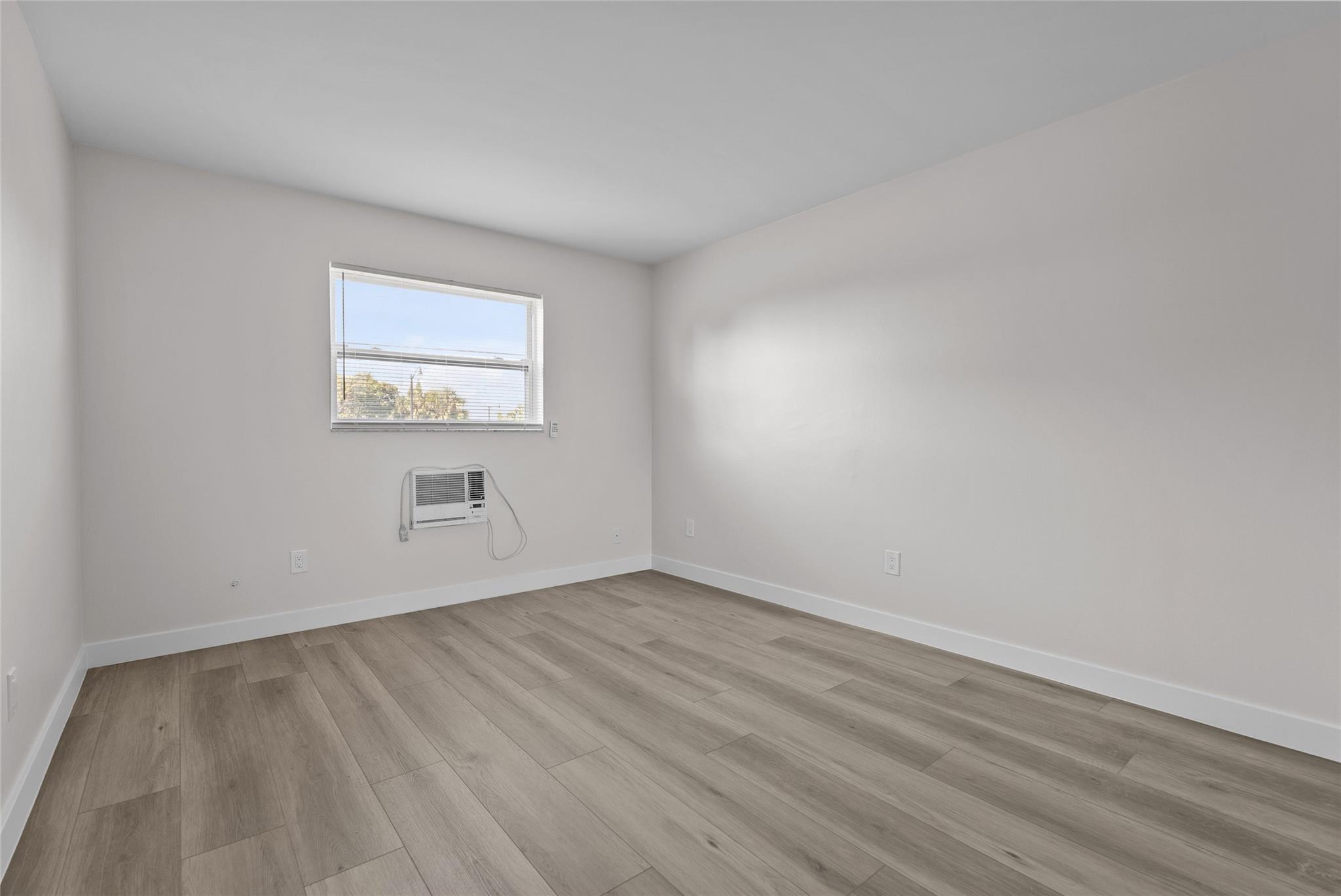 1150 E Sample Rd 202