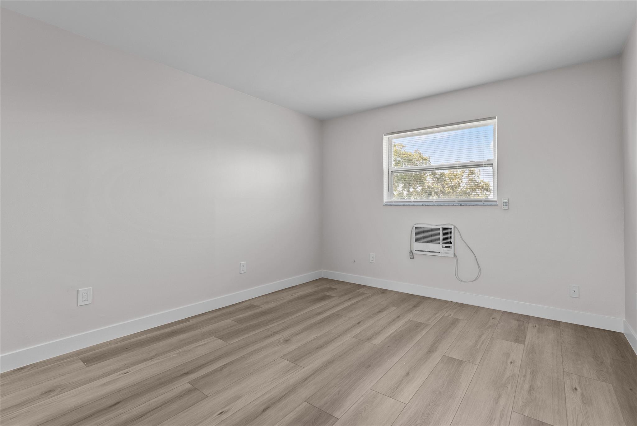 1150 E Sample Rd 202