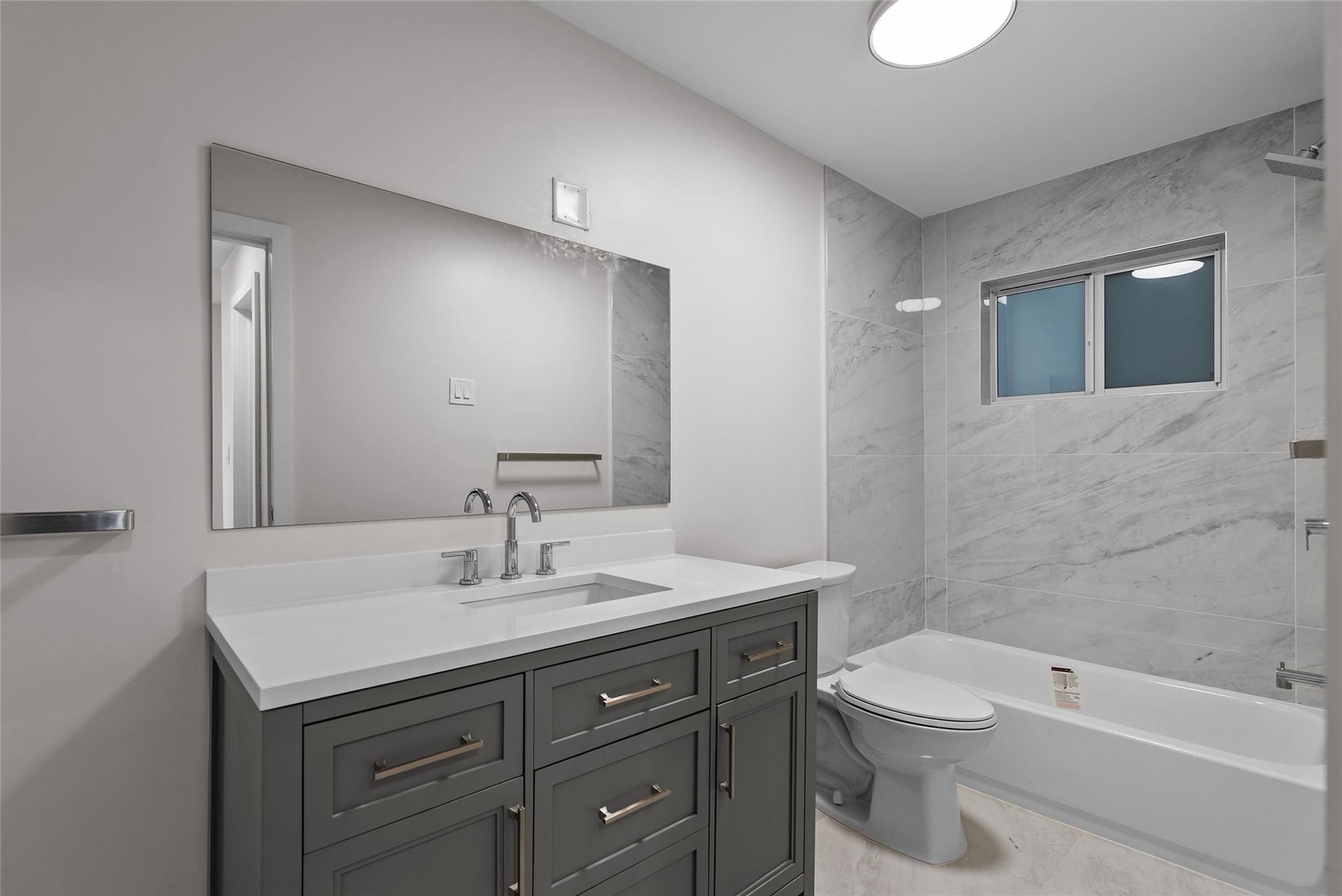 1150 E Sample Rd 202