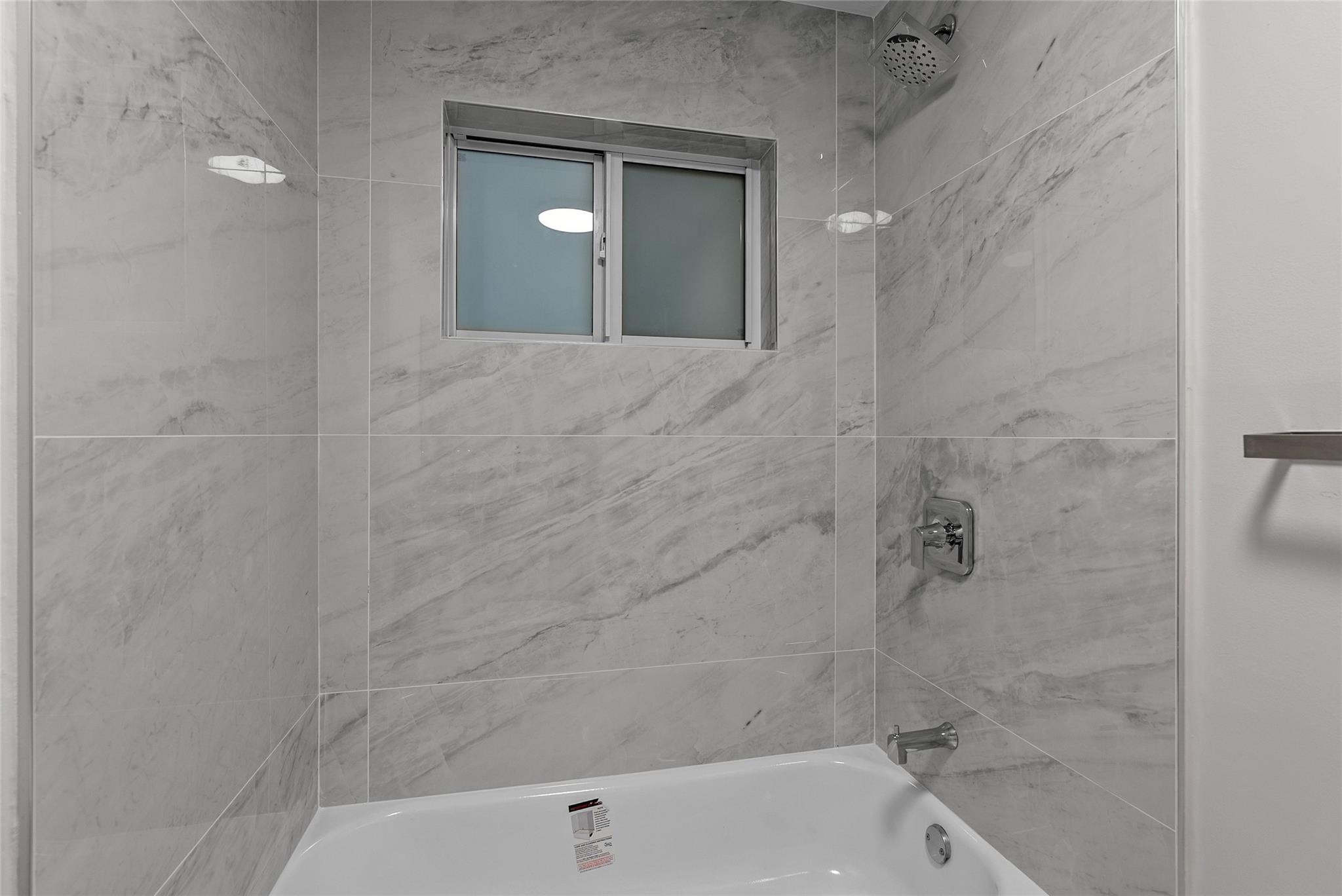 1150 E Sample Rd 202