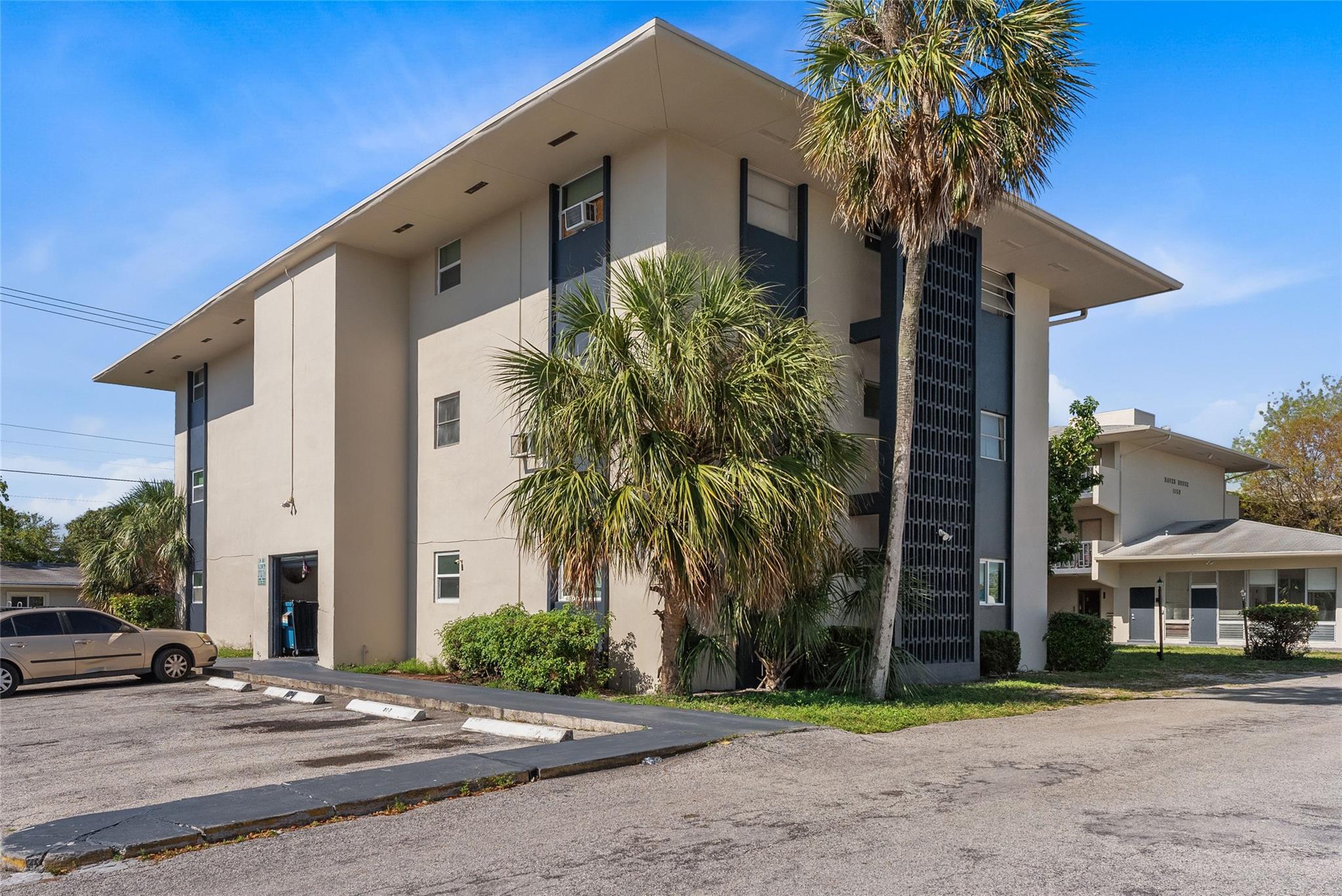 1150 E Sample Rd 202