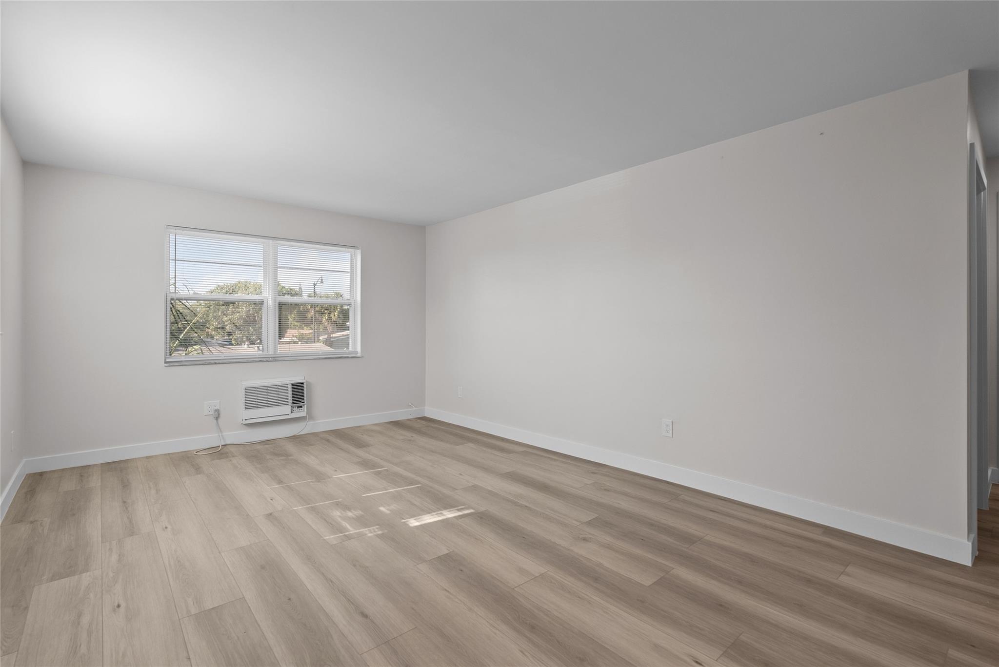 1150 E Sample Rd 202