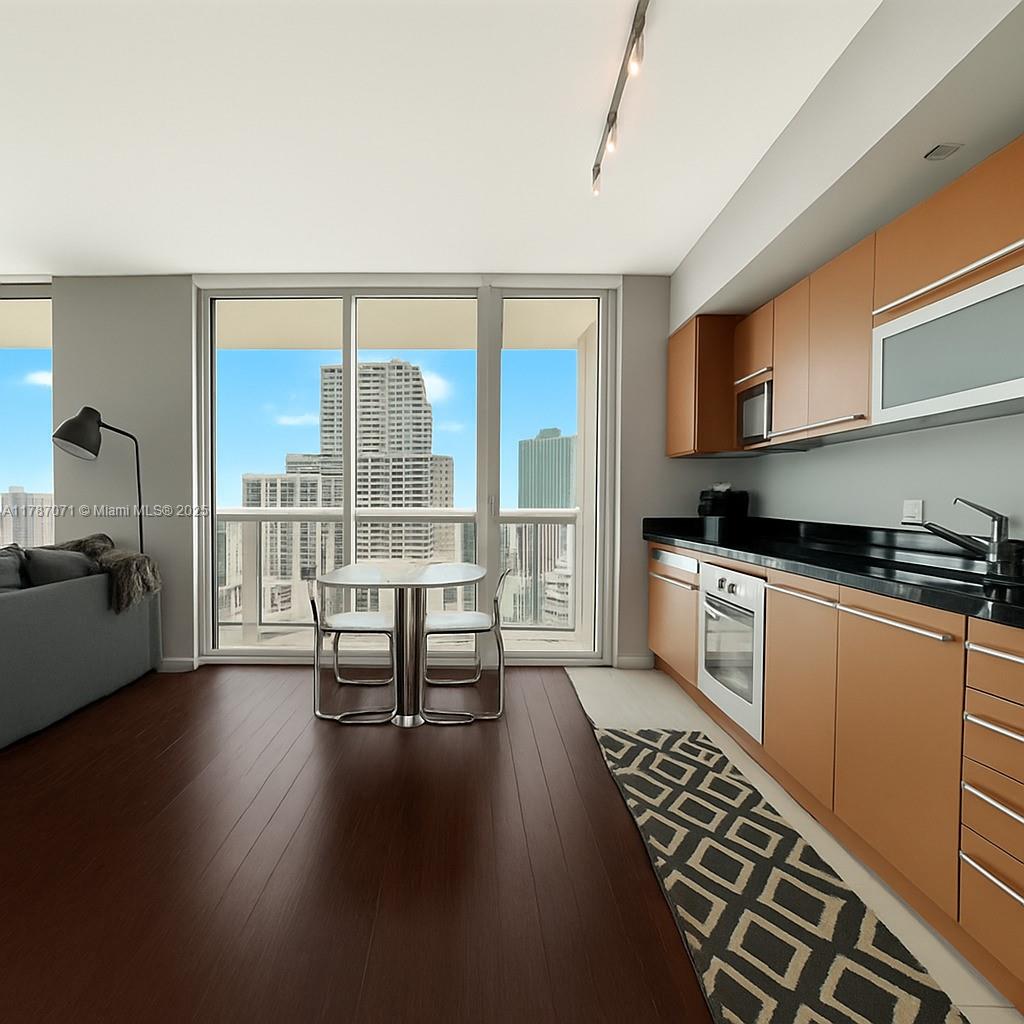 244 Biscayne Blvd #3007, Miami FL 33132