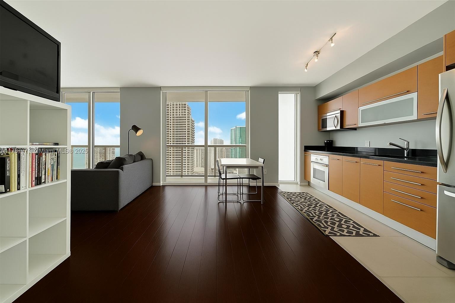 244 Biscayne Blvd #3007, Miami FL 33132