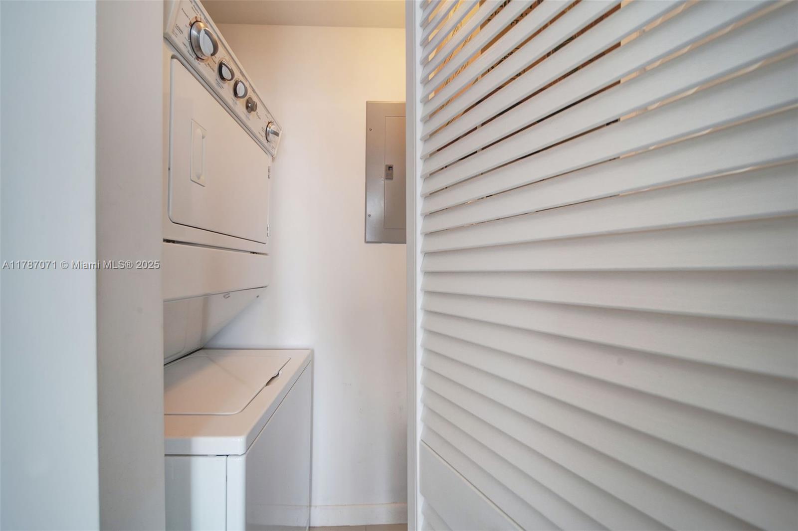 244 Biscayne Blvd #3007, Miami FL 33132