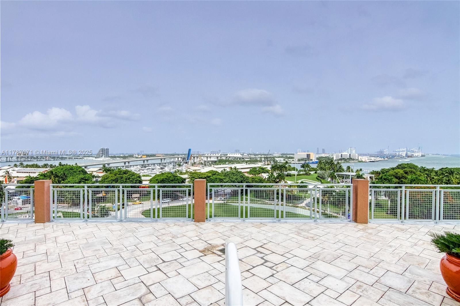 244 Biscayne Blvd #3007, Miami FL 33132