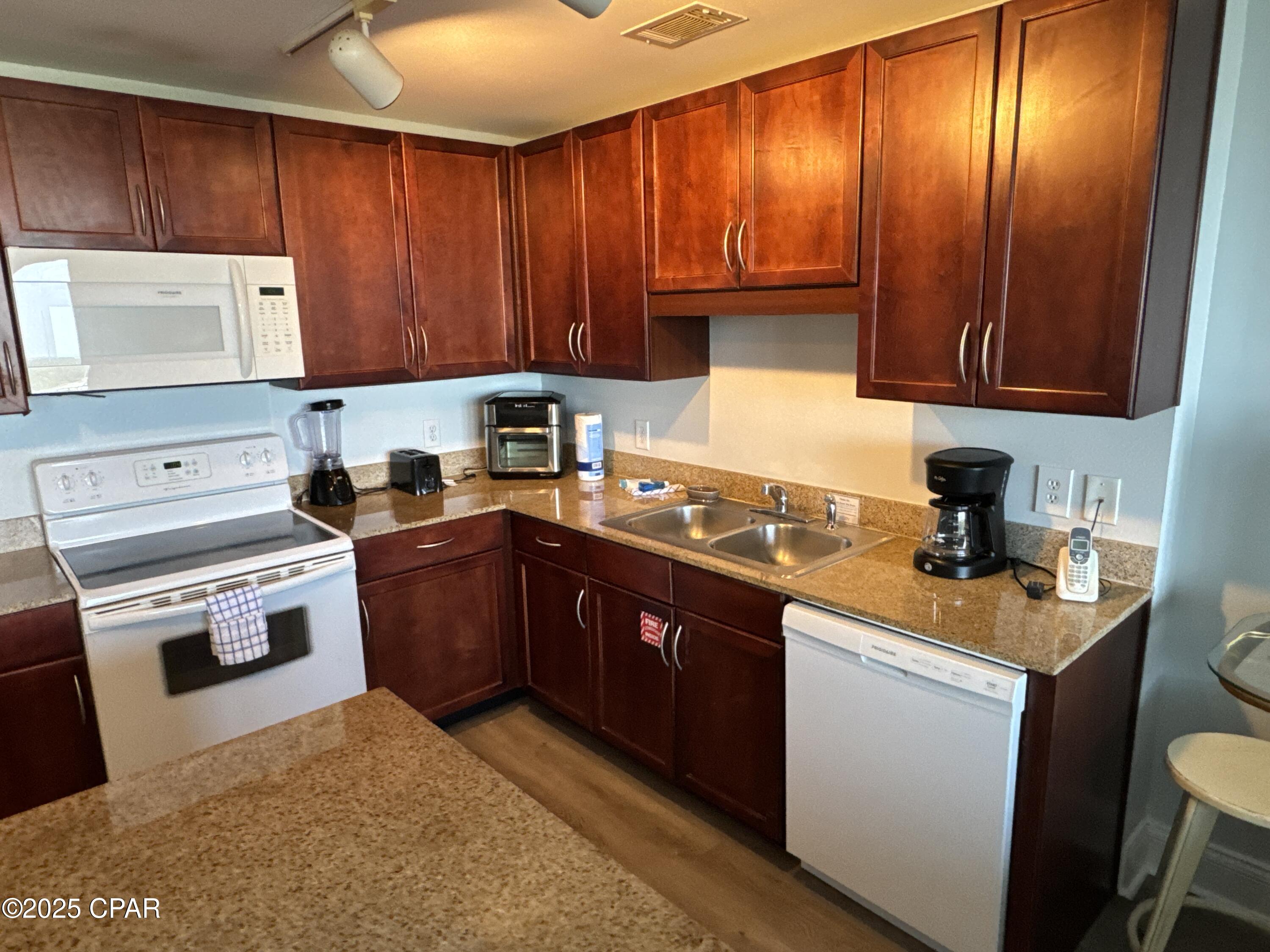Image 10 For 9902 Thomas Drive 1235