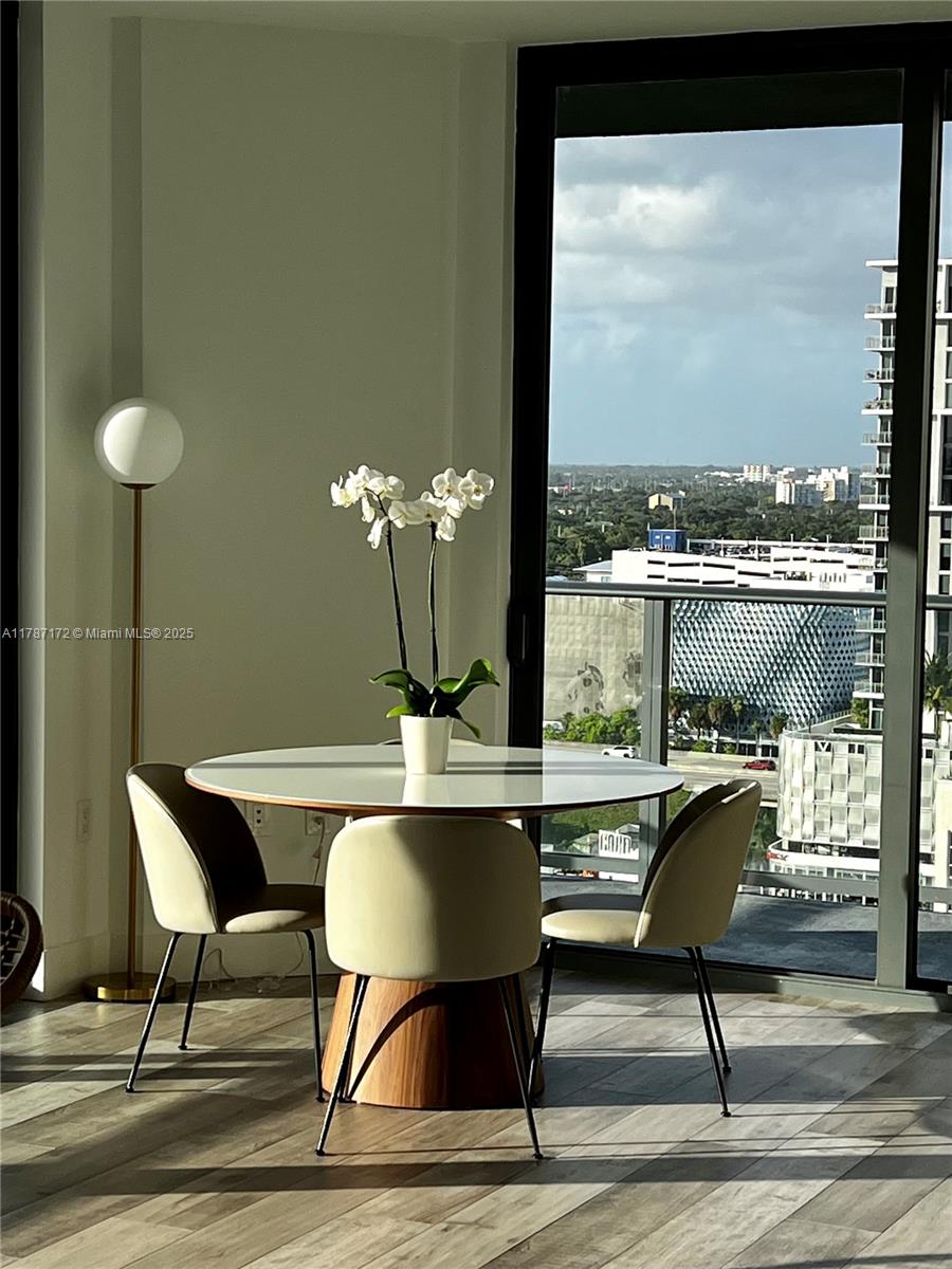 121 NE 34th St #1516, Miami FL 33137