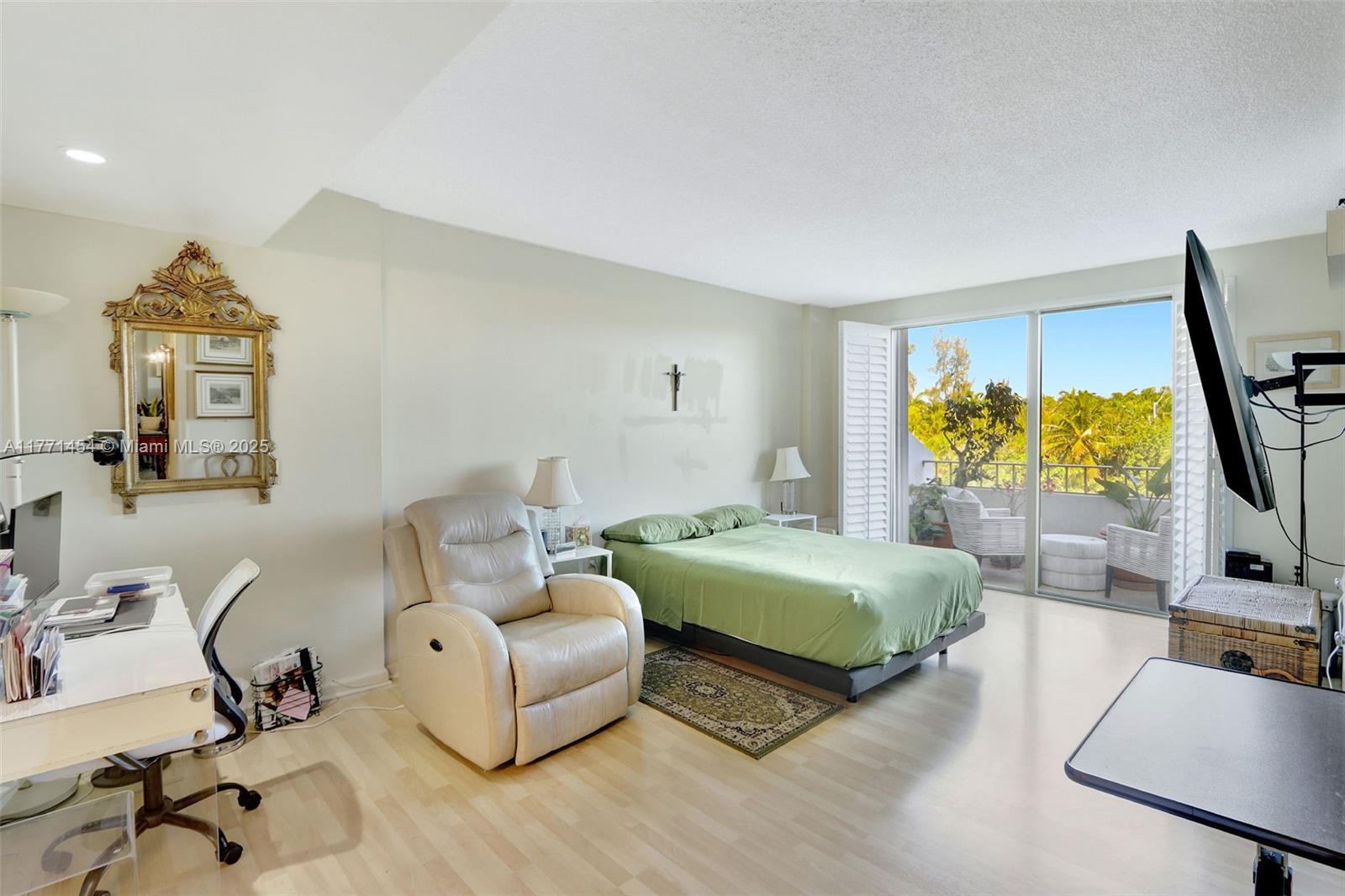 155 Ocean Lane Dr #310, Key Biscayne FL 33149
