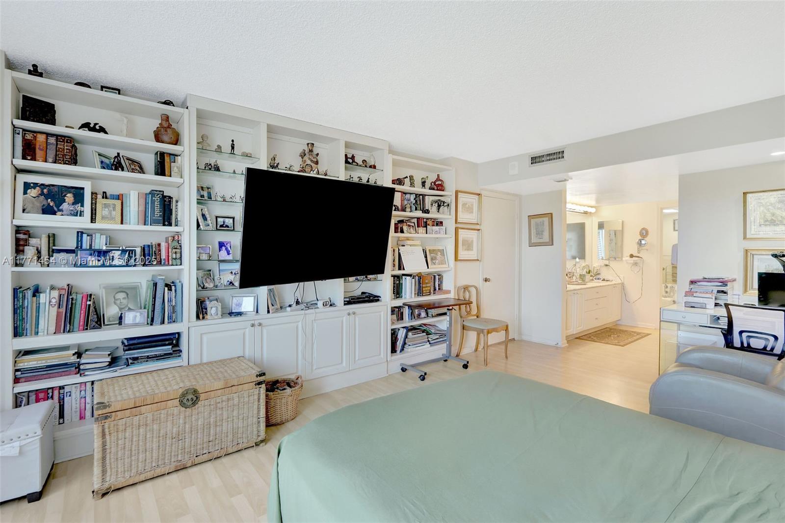 155 Ocean Lane Dr #310, Key Biscayne FL 33149