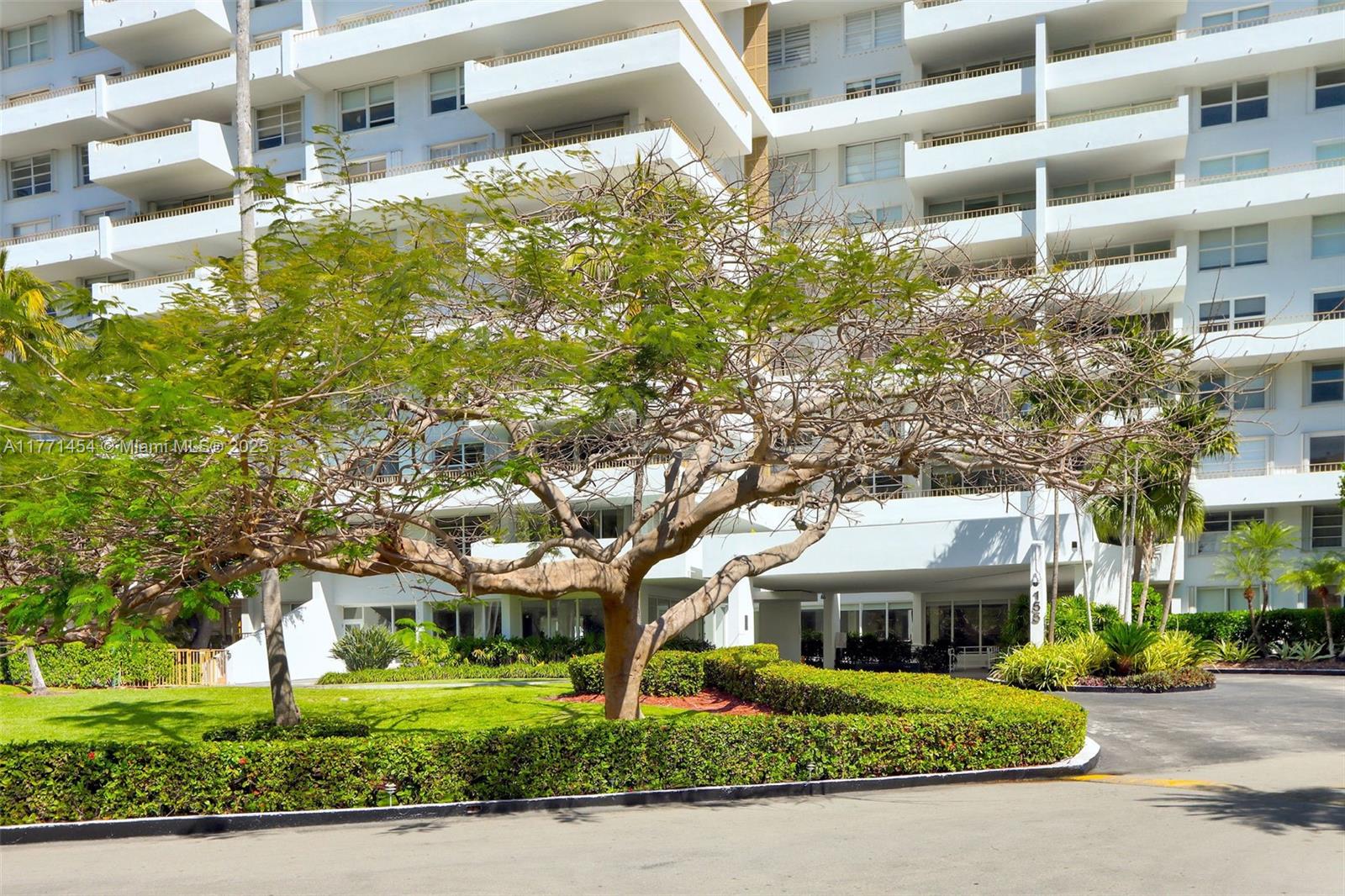 155 Ocean Lane Dr #310, Key Biscayne FL 33149