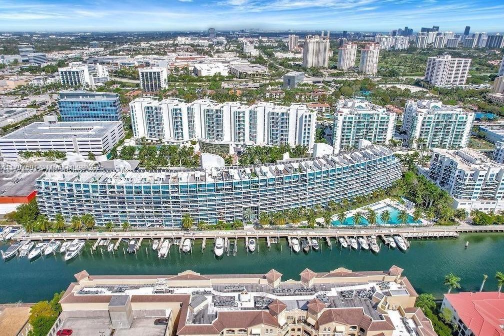 Condo for Sale in Aventura, FL