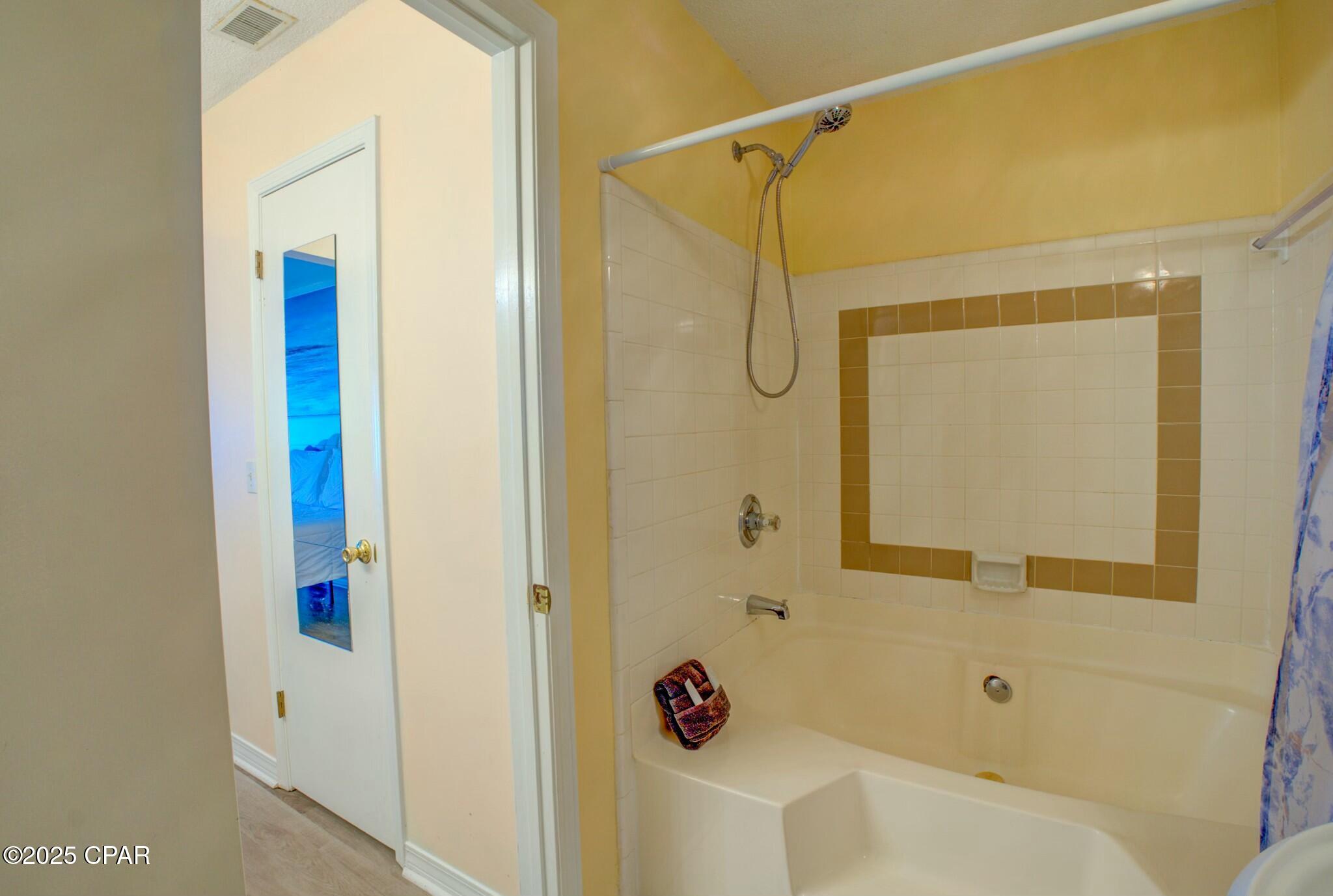 Image 19 For 8504 Lagoon Drive