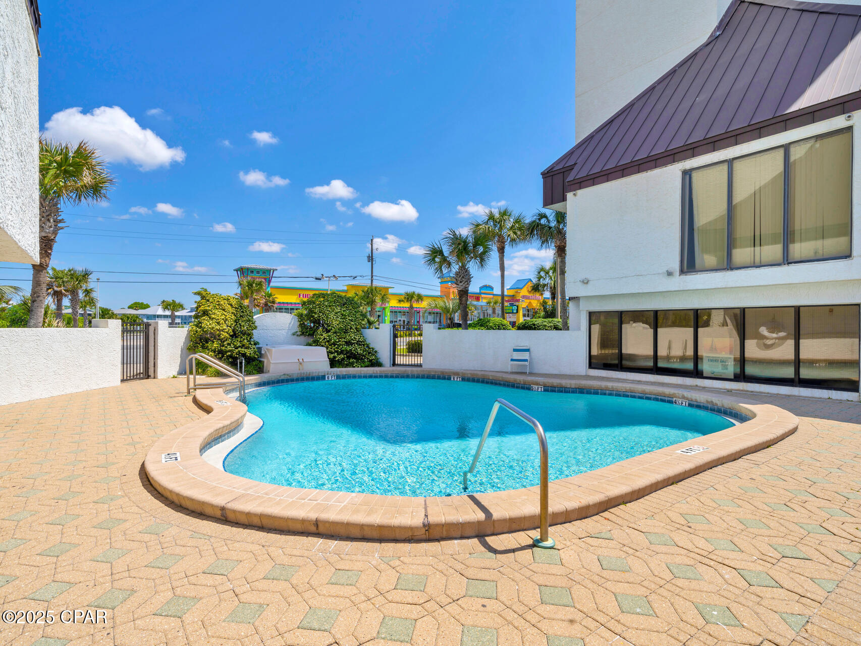 Image 32 For 17351 Front Beach Road W404