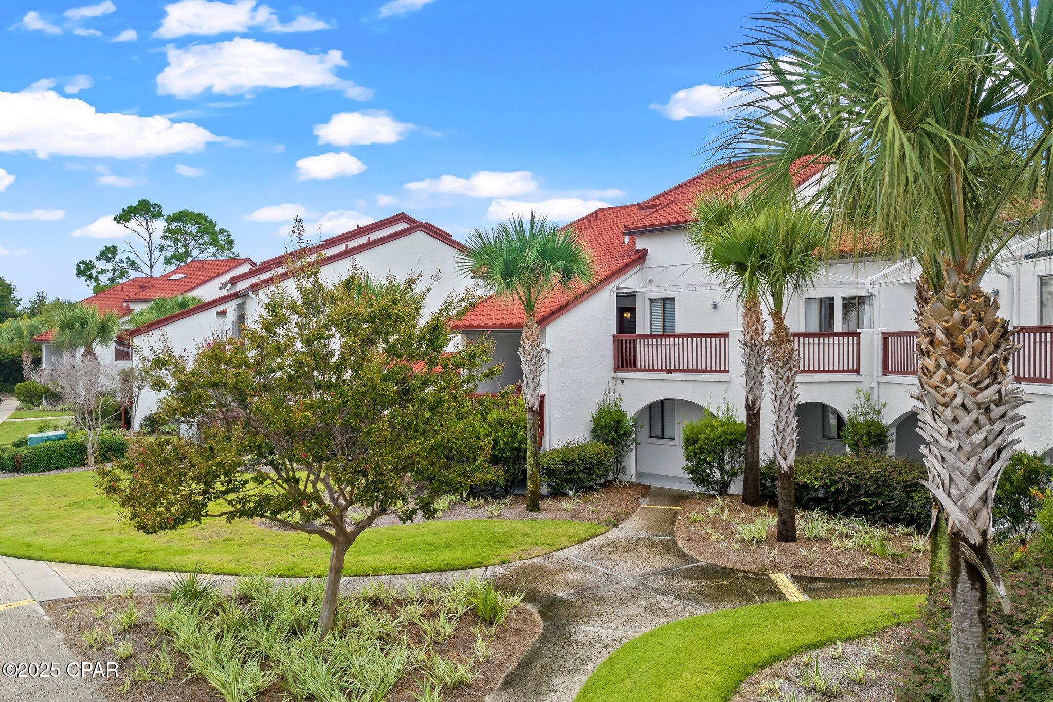 Image 3 For 8730 Thomas Drive Drive 208