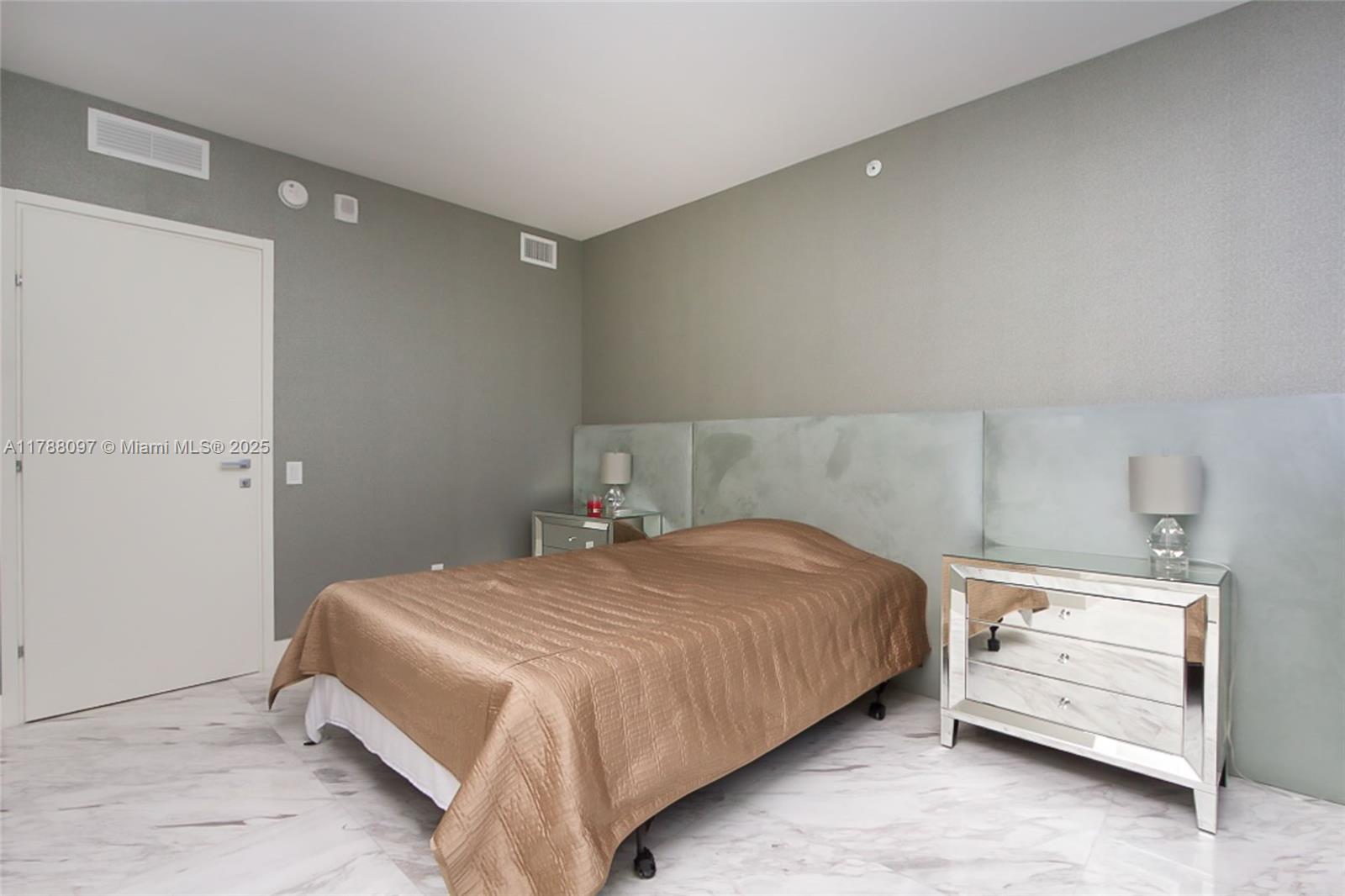 1300 Brickell Bay Dr #3102, Miami FL 33131
