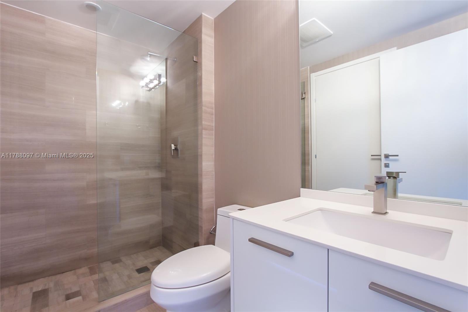 1300 Brickell Bay Dr #3102, Miami FL 33131
