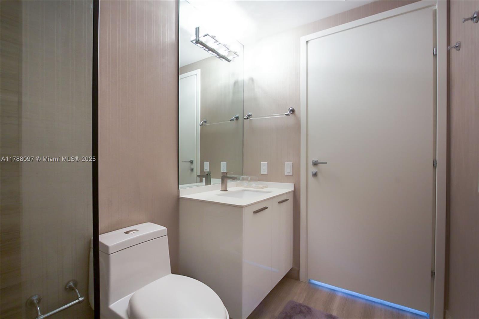 1300 Brickell Bay Dr #3102, Miami FL 33131