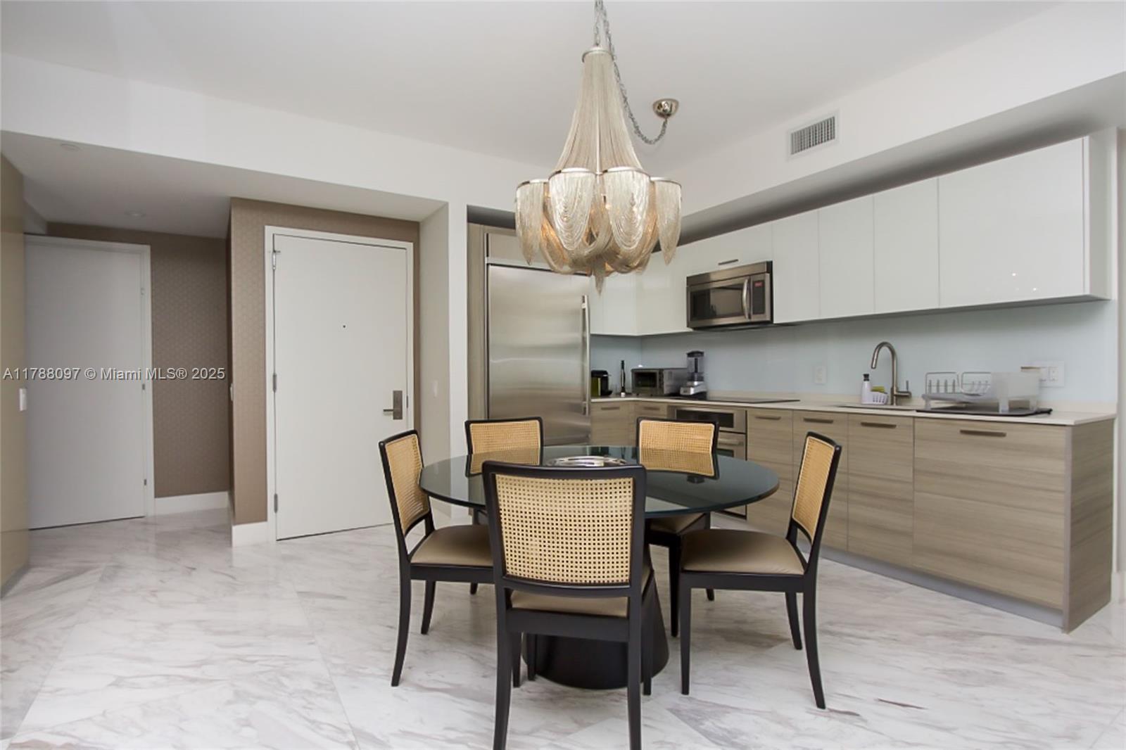 1300 Brickell Bay Dr #3102, Miami FL 33131
