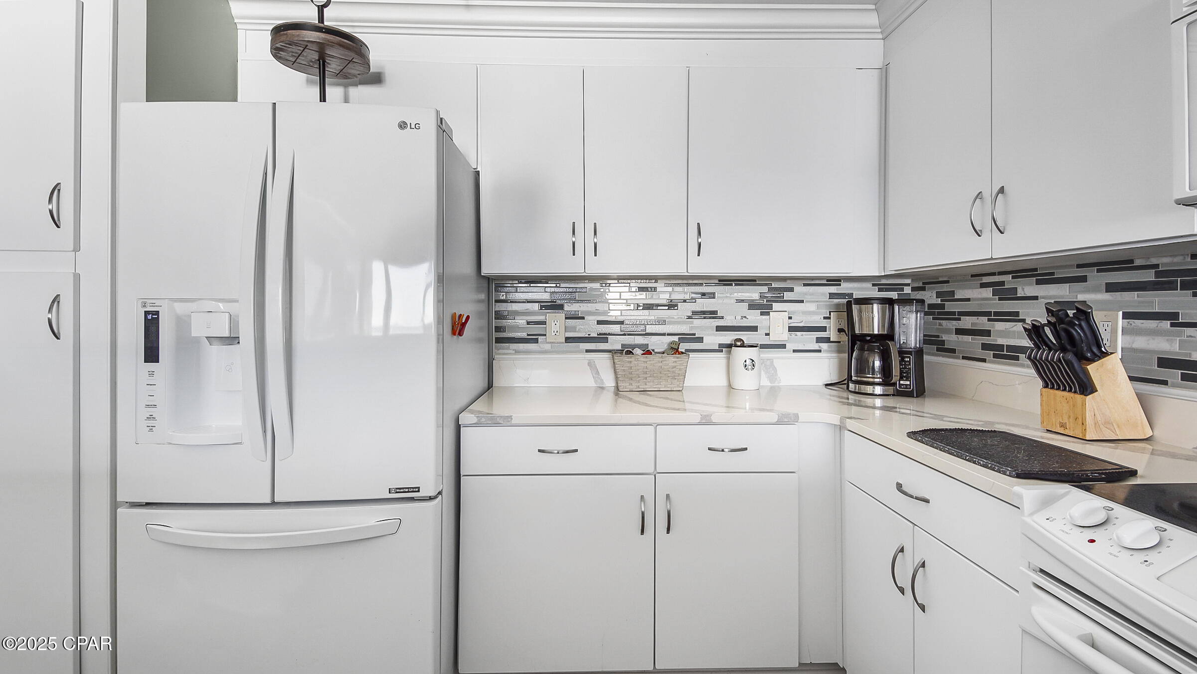 Image 6 For 9450 Thomas Drive S Drive 811a