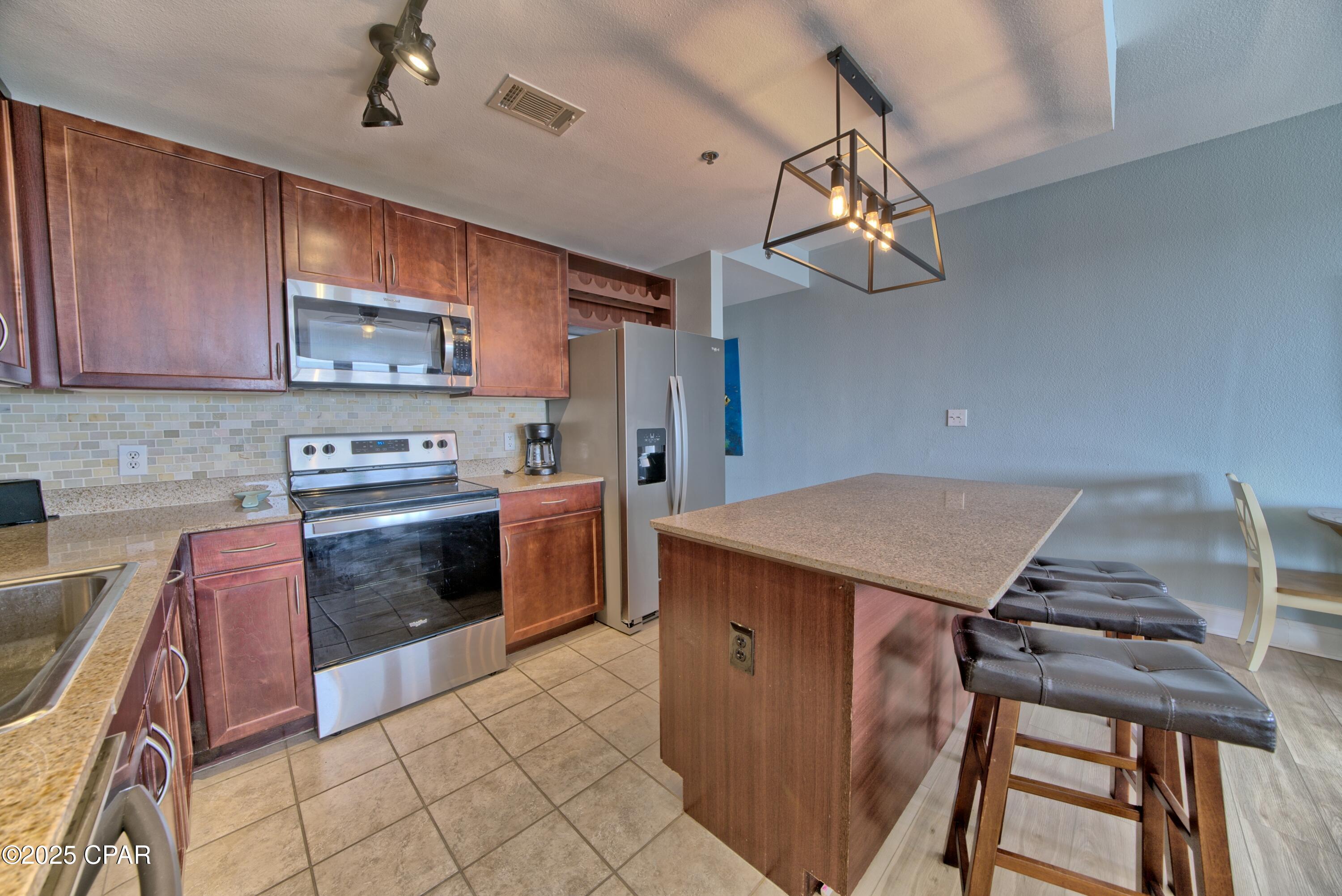 Image 10 For 9902 Thomas Drive 1431