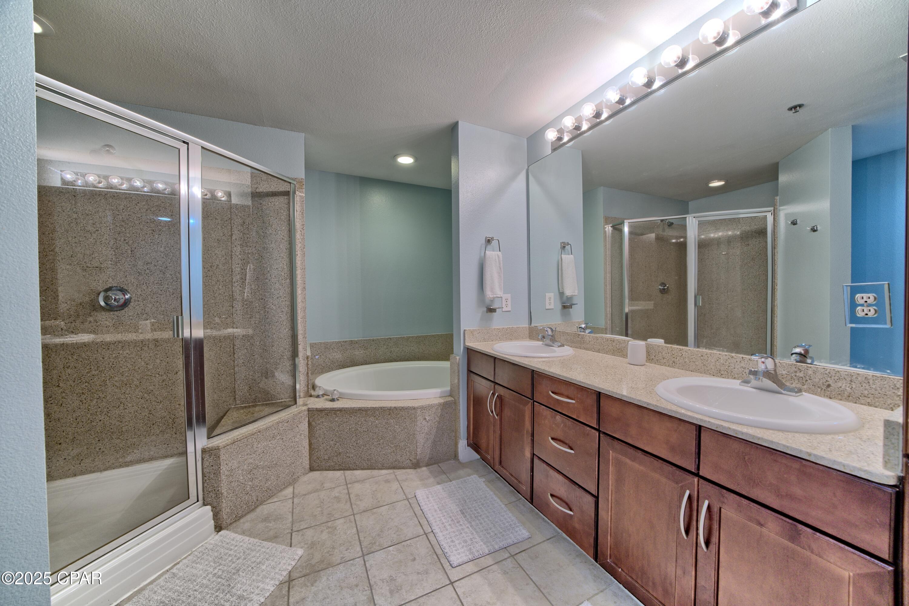 Image 16 For 9902 Thomas Drive 1431